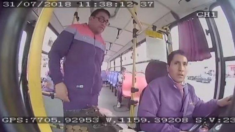 Golpeó al colectivero por no dejarlo bajar