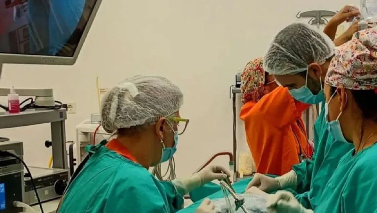 La cirugía de alta complejidad se realizó en el hospital de San Martín de los Andes.