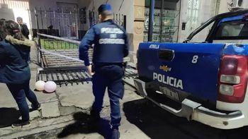 cordoba: nene de cuatro anos estaba en un cumpleanos, se le cayo un porton y murio cordoba: nene de cuatro anos estaba en un cumpleanos, se le cayo un porton y murio