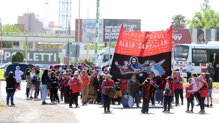 Video: la reacción de los vecinos por el corte en la zona del puente carretero