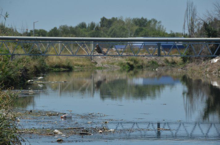 Dos postales del presente del arroyo Durán