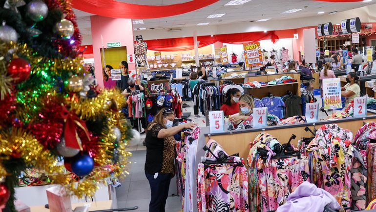 ¿Hasta que hora trabajan los comercios este viernes 31?