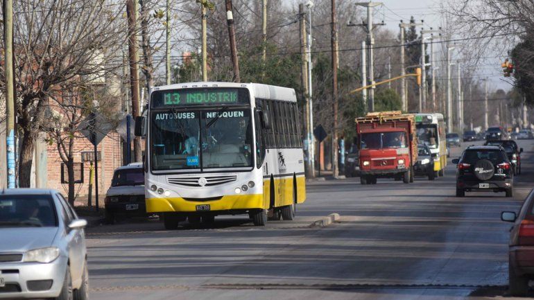 Cambian el recorrido de cuatro ramales por una obra del EPAS