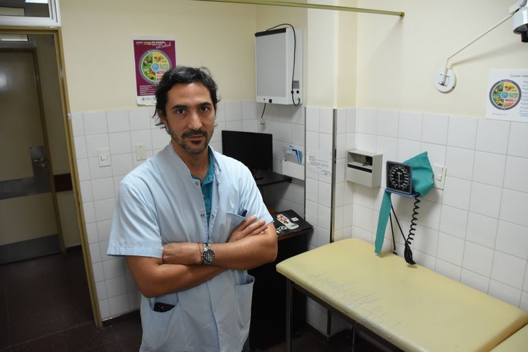 “Para los profesionales de la salud hay un antes y un después de la pandemia, los que estuvimos al pie del cañón nunca nos imaginamos vivir esta situación”, señaló Federico Molina Jefe del área ambulatoria del Hospital Heller