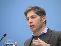 Axel Kicillof reclamó a Milei que no se piera la inversión en  el proyecto de GNL.