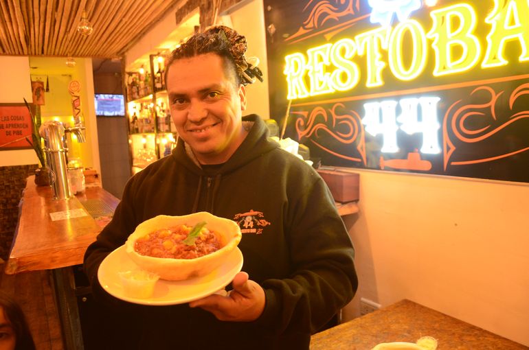La Ñoquera es otro de los clásico que la gente no se quiere perder. El 29 pasado se vendieron más de mil porciones. “El 29 tiene la particularidad que se da el 2x1 pero el plato sale todos los días con la salsa que vos quieras