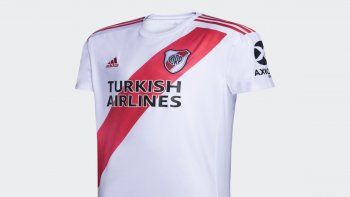 La camiseta de River vale millones y el club se prepara para renegociarla. La camiseta de River vale millones y el club se prepara para renegociarla.
