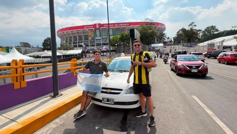 Lucas y Matías recorrieron 14.000 kilómetros desde Argentina para llegar a México y vivir de cerca el Mundial 2026 (Foto: Infobae).