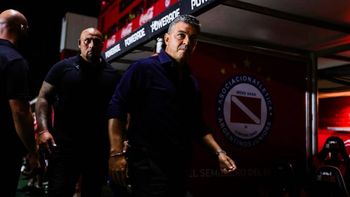 river en un pozo oscuro: la increible racha negativa que no puede romper y sigue acrecentando river en un pozo oscuro: la increible racha negativa que no puede romper y sigue acrecentando