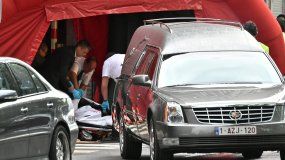 El hombre atacó a las dos policías con un cuchillo, les quitó las armas y las mató. Luego, le disparó a un estudiante.