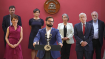 boric cambia 5 ministros y negocia con la derecha boric cambia 5 ministros y negocia con la derecha