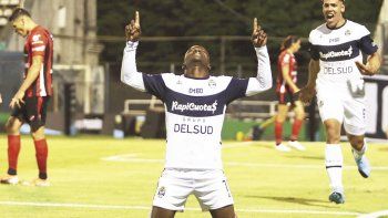 lo que le faltaba a diego: crack de su equipo, denunciado por acoso sexual lo que le faltaba a diego: crack de su equipo, denunciado por acoso sexual