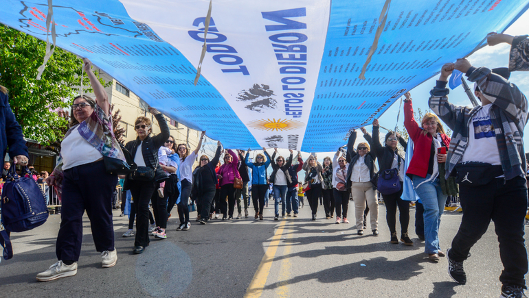 En 39 fotos, reviví el histórico desfile del cumple de Neuquén