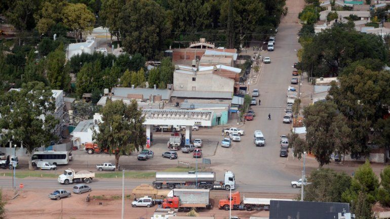 Los 13 supuestos obreros fueron detenidos sobre la Ruta 7 en Añelo.&nbsp;