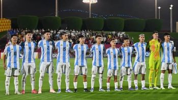 le sigue los pasos: cual es la joya del futbol argentino por la que viene a la carga el barcelona le sigue los pasos: cual es la joya del futbol argentino por la que viene a la carga el barcelona