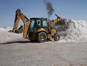 24 proyectos y contando: Argentina ya tiene US$14.847 millones comprometidos en litio mientras Chile lucha por avanzar sus 13 iniciativas. 24 proyectos y contando: Argentina ya tiene US$14.847 millones comprometidos en litio mientras Chile lucha por avanzar sus 13 iniciativas.