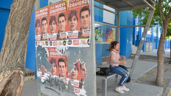 En algunos lugares estaban permitidos, en la mayoría no. Sin embargo, los partidos políticos siguen gastando grandes sumas de dinero en las campañas proselitistas.