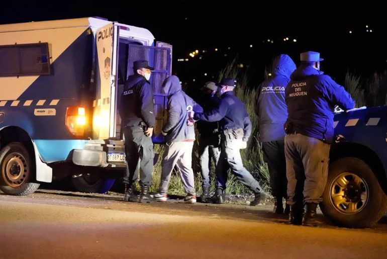 Detienen a dos mujeres y un joven, temible trío de delincuentes