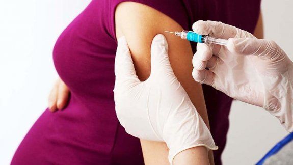 ANMAT autorizó la vacuna contra el virus sincicial respiratorio para embarazadas: cuándo se puede aplicar
