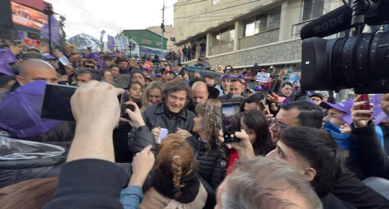 Ellos están todo el tiempo acusando de fascistas a todo el mundo y los verdaderos fascistas son ellos
