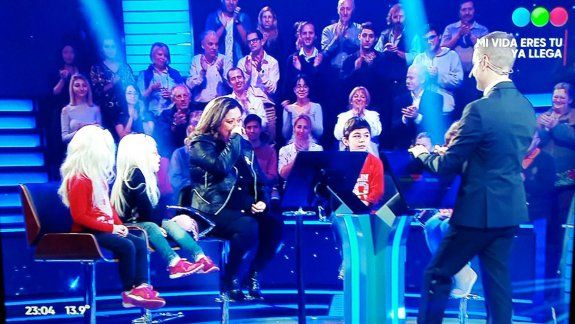 lluvia de criticas a del moro por el drama de unas mellizas albinas