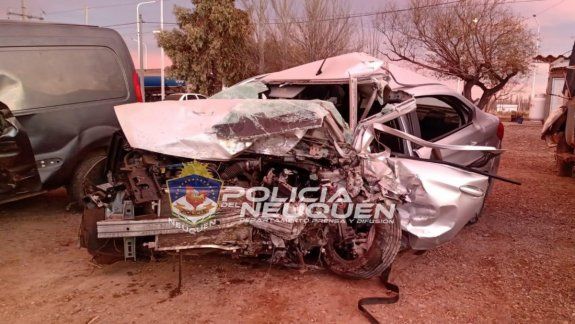Ruta 22: choque frontal deja dos muertos cerca de Arroyito