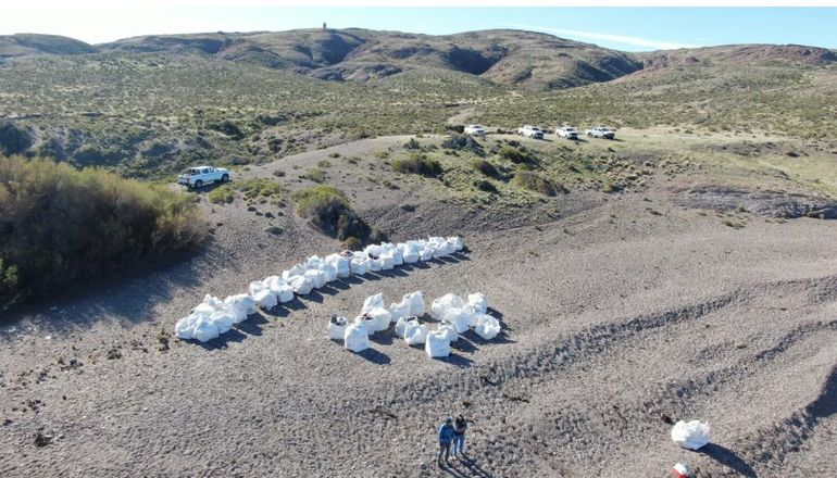 Un operativo de limpieza realizado a fines de agosto en Isla Leones. Un operativo de limpieza realizado a fines de agosto en Isla Leones.