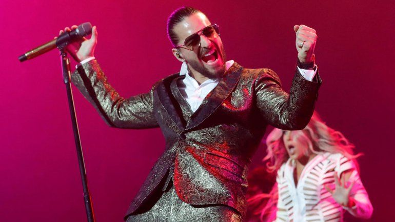 Lo castigaron escuhando a Maluma y Bad Bunny