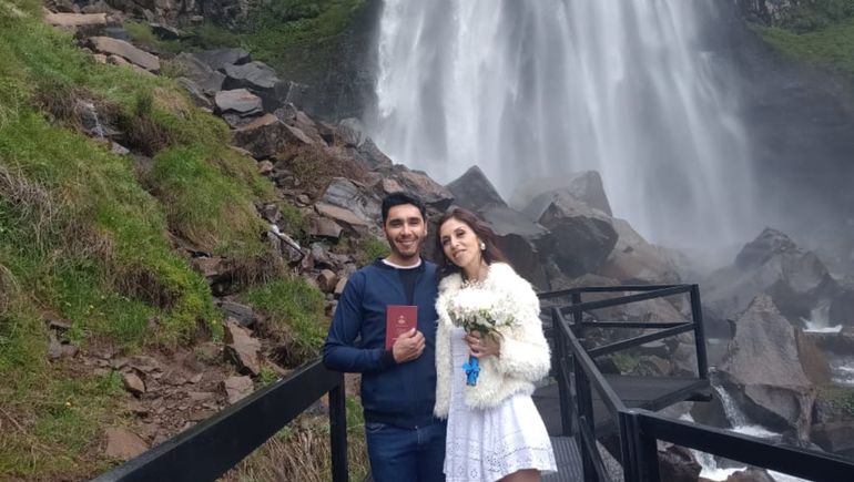Un casamiento de ensueño al pie de la cascada La Fragua