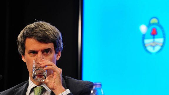 Prat-Gay había comunicado que el aguinaldo iba a pagar Ganancias.