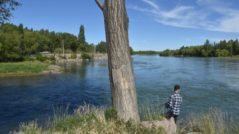 Limay: la gente usa cinco lugares que son peligrosos