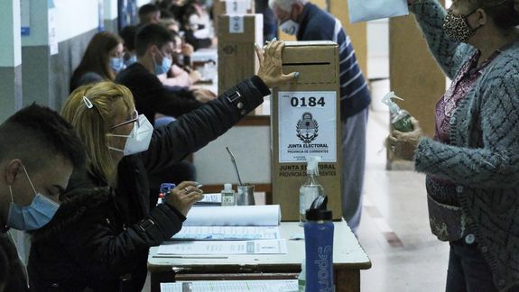 ¿A qué hora estarán los resultados y dónde se pueden consultar?