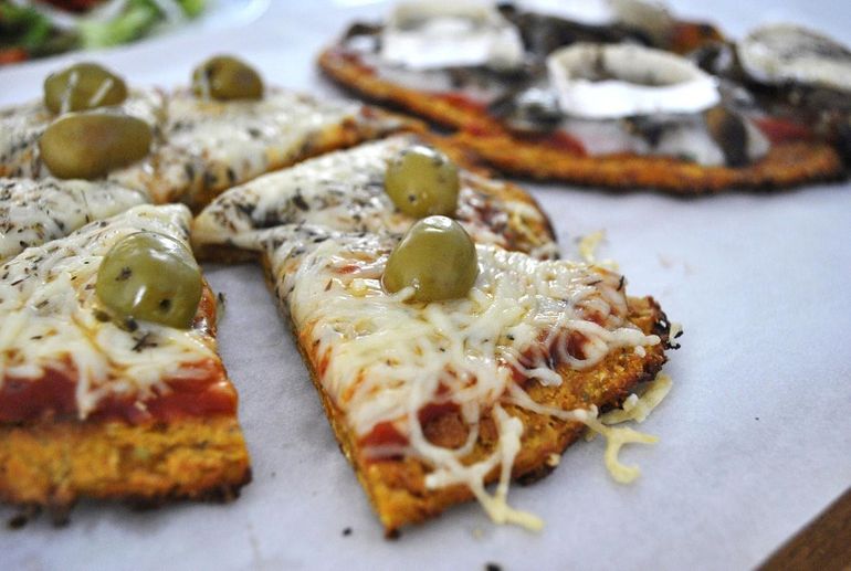 Masa de zanahorias para una pizza deliciosa Masa de zanahorias para una pizza deliciosa