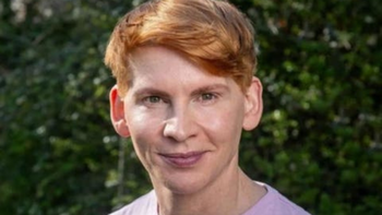 Tiene 53 años pero parece de 33: el secreto del entrenador británico para lucir joven sin cirugía Tiene 53 años pero parece de 33: el secreto del entrenador británico para lucir joven sin cirugía