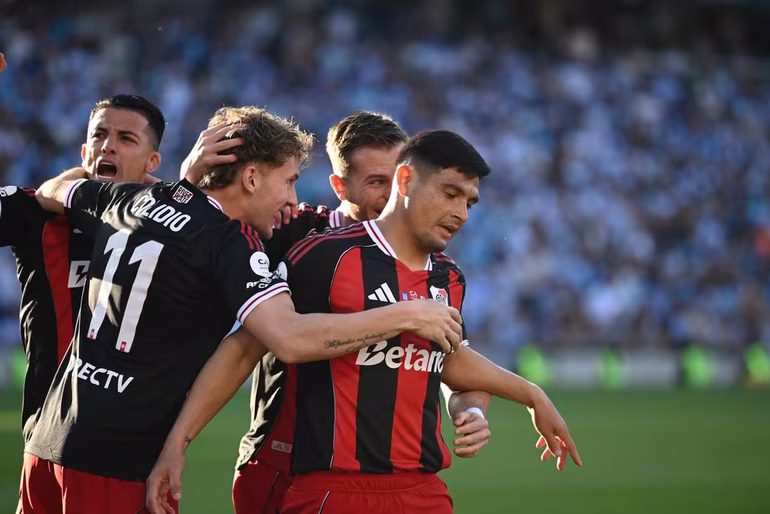 Maxi Salas no gritó el gol de River ante Racing.
