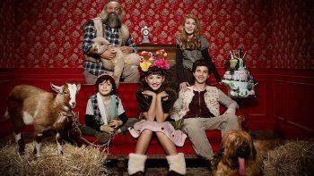 Parte del elenco de Heidi, encabezado por Chiara y Francisco Francia, en el rol de Pedro. Parte del elenco de Heidi, encabezado por Chiara y Francisco Francia, en el rol de Pedro.