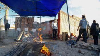 crece la tension en huiliches: desalojados amenazaron con prenderse fuego