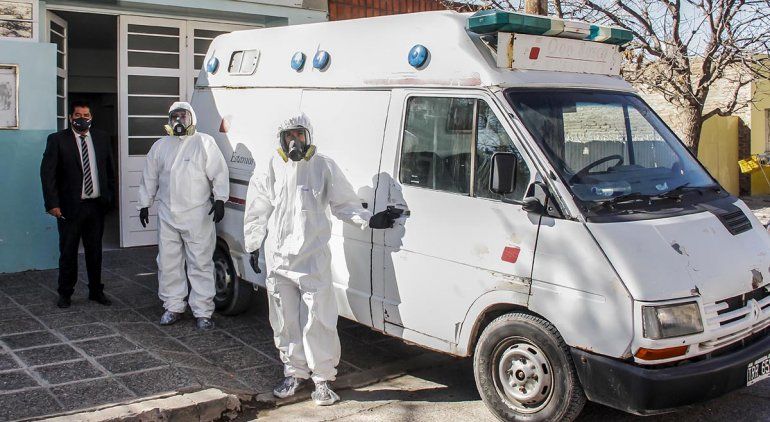 Cómo es dar el último adiós a una víctima por coronavirus