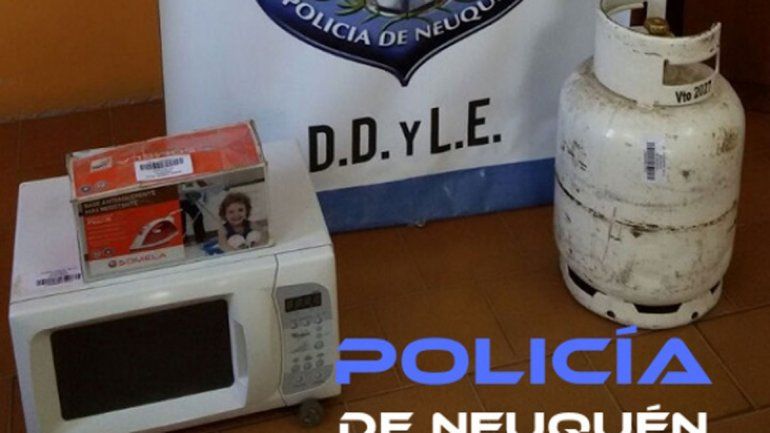 Parte de los elementos recuperados durante el procedimiento.