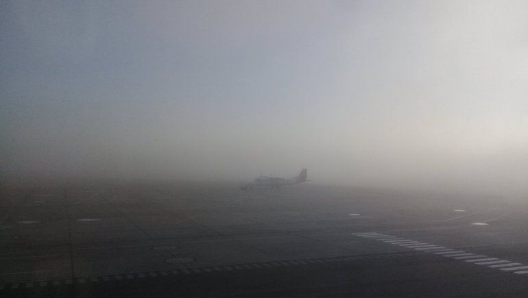 Por la niebla, hay vuelos demorados en el aeropuerto 