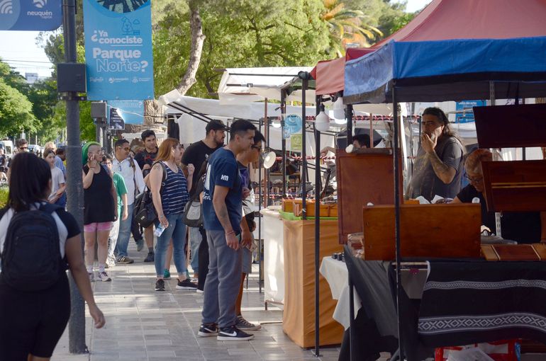Comenzó la celebración de los 30 años de la Feria de Artesanos