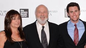 Horas después del crimen de Rob Reiner y su mujer Michele, los investigadores detuvieron al hijo del director, principal acudado. | LM Neuquen Horas después del crimen de Rob Reiner y su mujer Michele, los investigadores detuvieron al hijo del director, principal acudado.