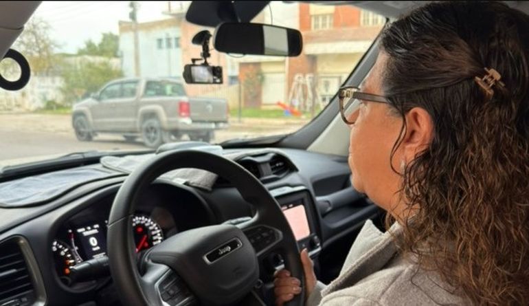 Pamela Pavés, directora de escuela y conductora de Uber en Puerto Madryn. Pamela Pavés, directora de escuela y conductora de Uber en Puerto Madryn.