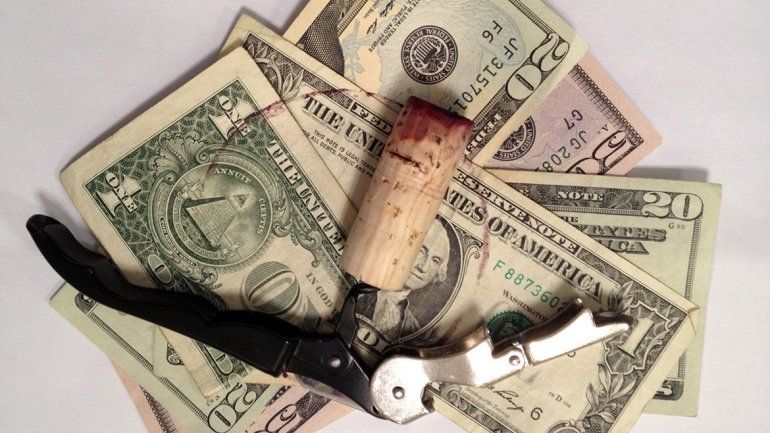 10 vinos de hasta 200 pesos  para ponerle color tinto a la ola verde