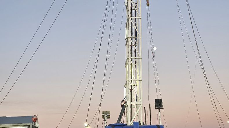 Con nueva tecnología y más de 40 empleos, Clear Petroleum refuerza su participación en Vaca Muerta con dos equipos de Pulling autotransportables.