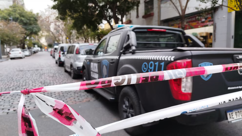 El crimen en Villa Crespo dejó a toda una familia muerta. Laura Leguizamón es la posible responsable del asesinato de su esposo e hijos. El crimen en Villa Crespo dejó a toda una familia muerta. Laura Leguizamón es la posible responsable del asesinato de su esposo e hijos.