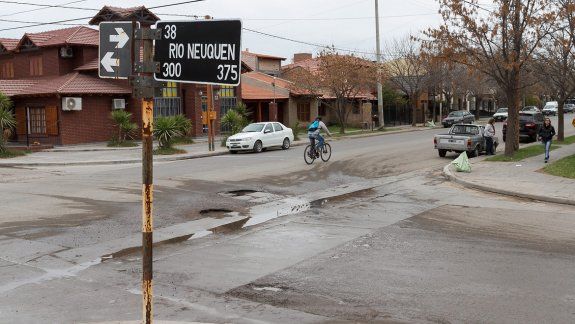 En calle Río Neuquén se registró el último incidente con una estudiante.
