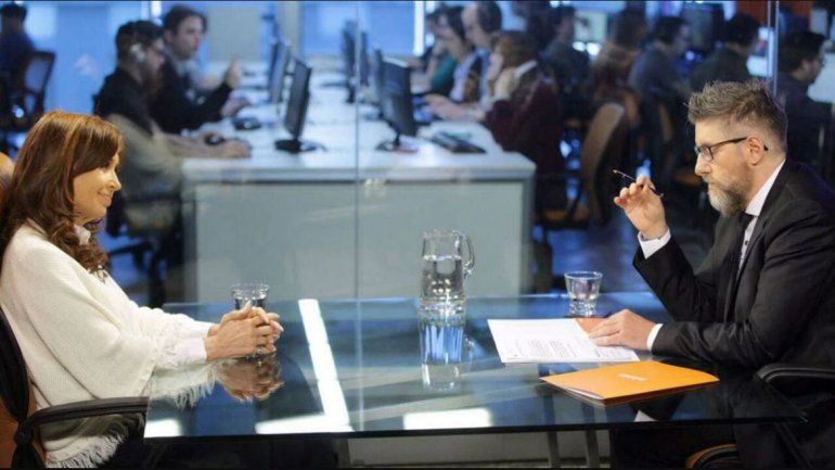 Luis Novaresio dijo que durante el mano a mano en el estudio solamente estuvo presente el fotógrafo de ella.