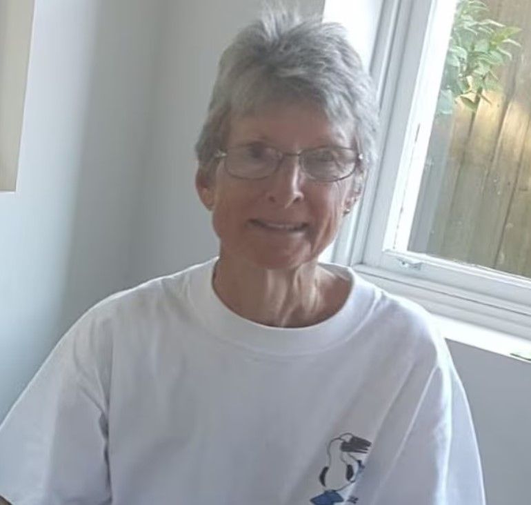 Suzanne Rees, de 80 años, era una turista de Nueva Gales del Sur que participaba en una travesía de 60 días sobre el crucero.  Suzanne Rees, de 80 años, era una turista de Nueva Gales del Sur que participaba en una travesía de 60 días sobre el crucero.