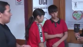 Maira y Braian, los jóvenes papás del bebé de Santa Cruz, en el hospital de Caleta Olivia: este jueves volvieron con su hijo a Las Heras. Maira y Braian, los jóvenes papás del bebé de Santa Cruz, en el hospital de Caleta Olivia: este jueves volvieron con su hijo a Las Heras.